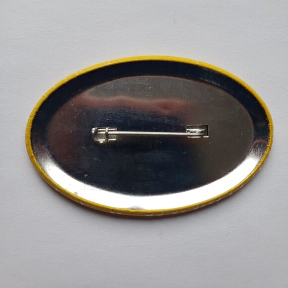 Get Cracking Eggs A Wise Crack! Pinback Button Pin - Picture 2 of 2